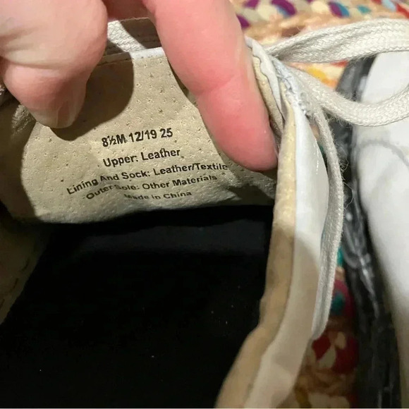 Banana Republic light grey marble sole  leather sneakers - Picture 3 of 7